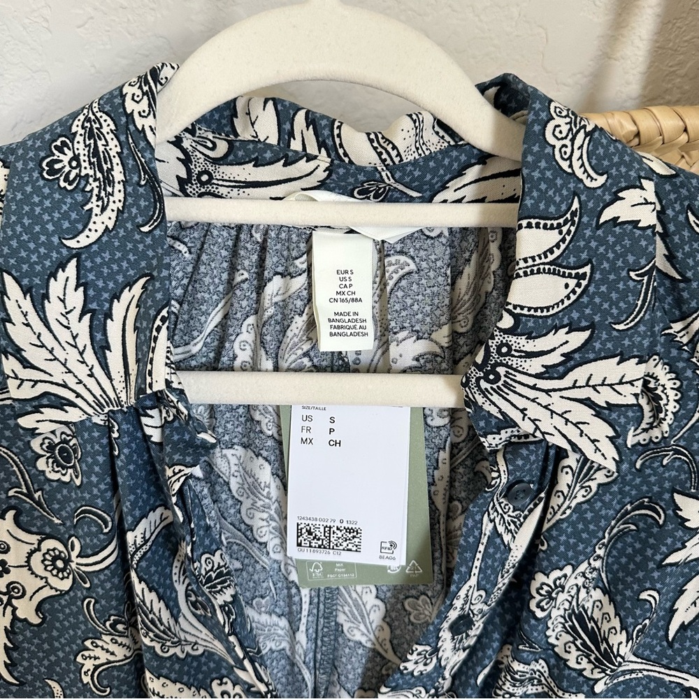 H&M Midi Shirt Dress in Paisley Blue Print Sz S NWT - Picture 3 of 8